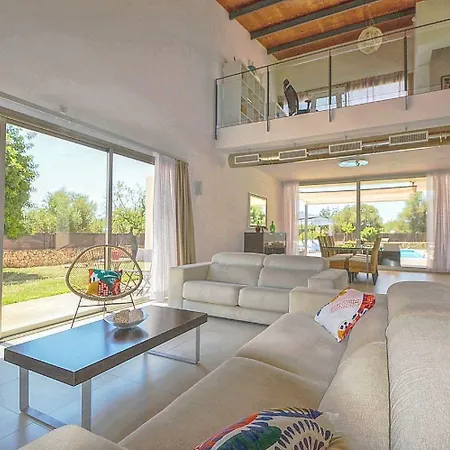 Wunderschoenes In Mit Privatem Pool Holiday home